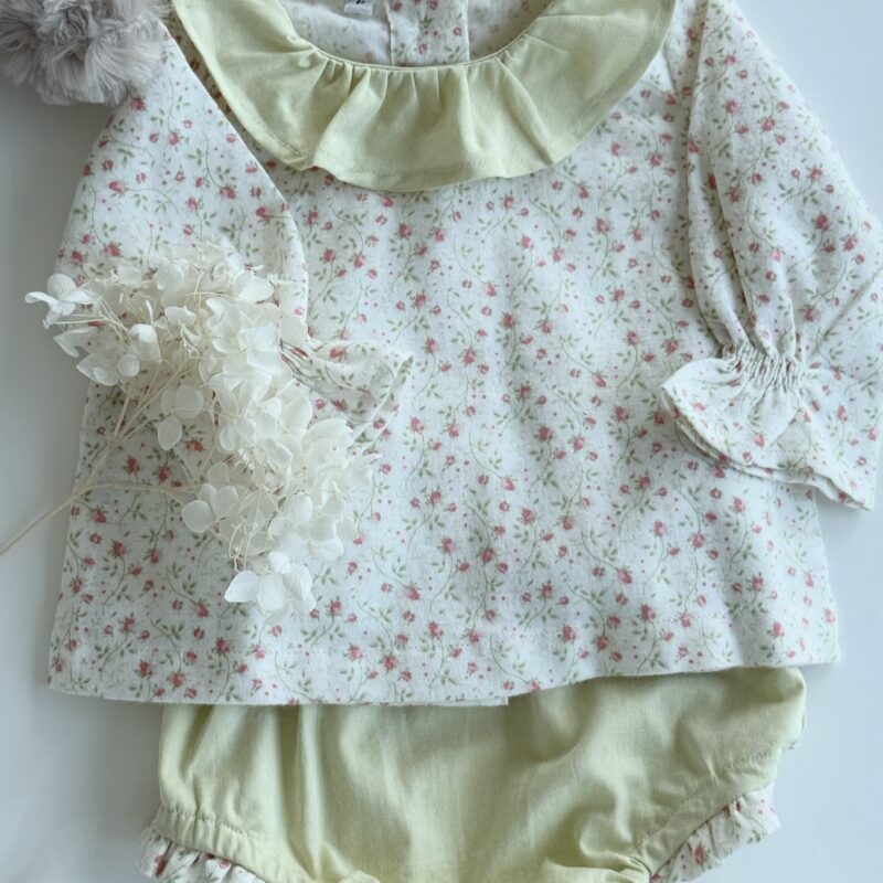 Conjunto Bata e Tapa Fralda Bebê Menina