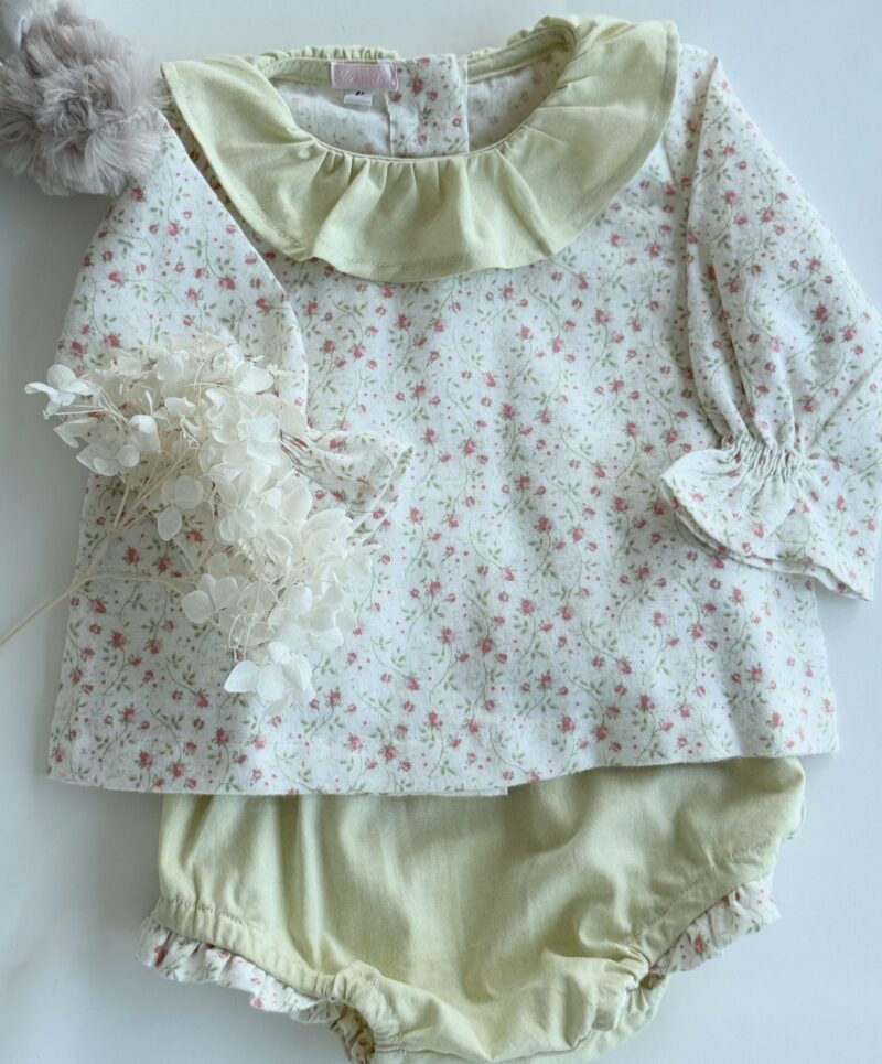 Conjunto Bata e Tapa Fralda Bebê Menina