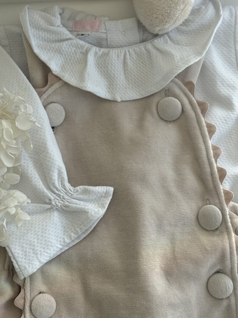 Conjunto Bata com Jardineira Bebê Menina